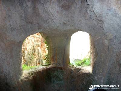 Parque Natural Monasterio de Piedra; excursion a madrid; zapatillas senderismo;equipamiento trekking